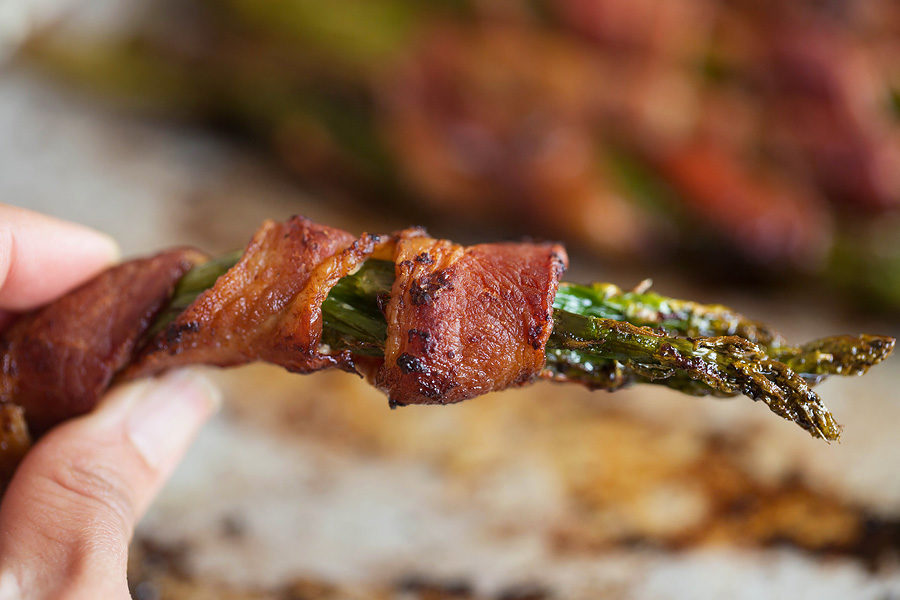 keto bacon wrapped asparagus