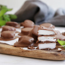 3-Step Keto Peppermint Patties-image
