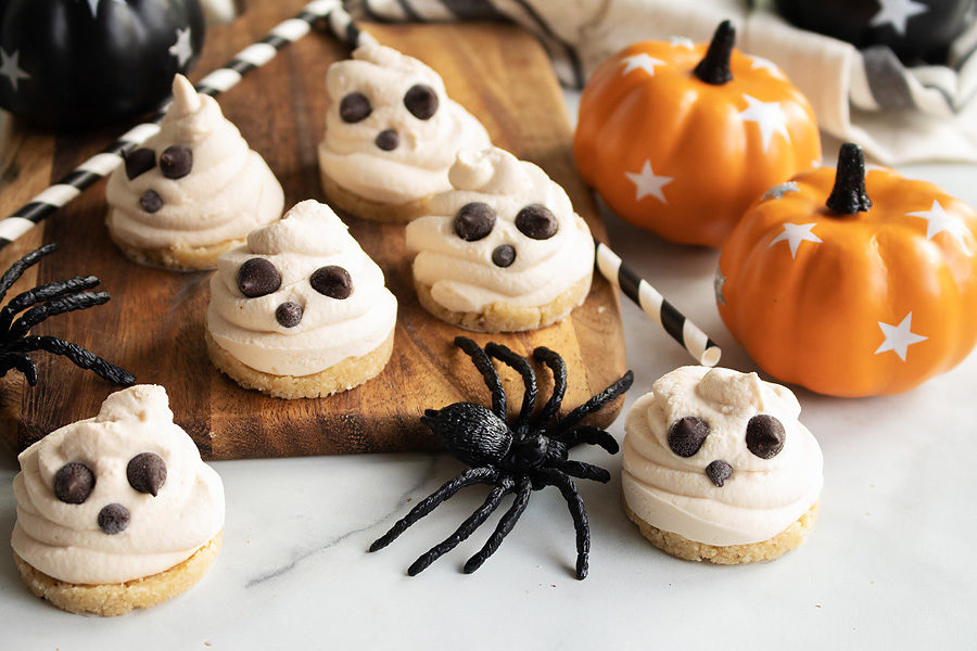 halloween cheesecake ghost bites