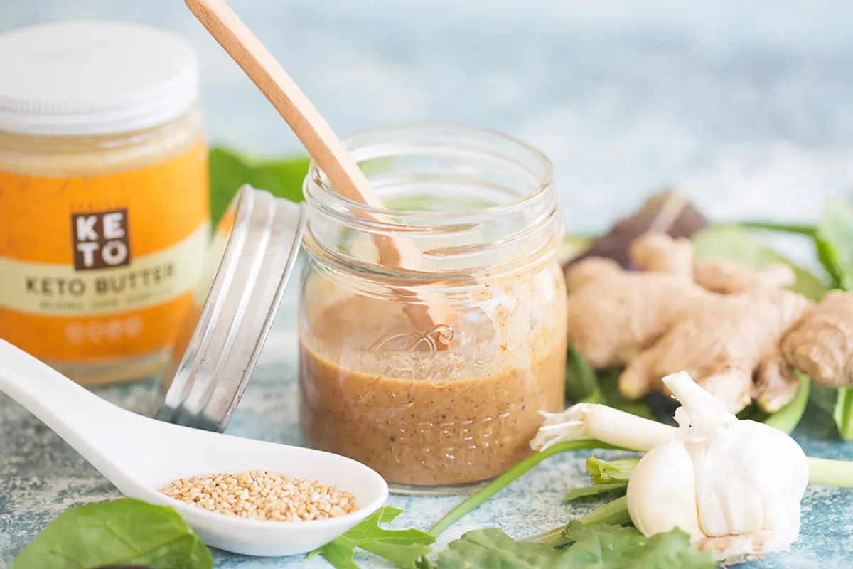 Keto sauces: Tangy Garlic Sesame Keto Dressing