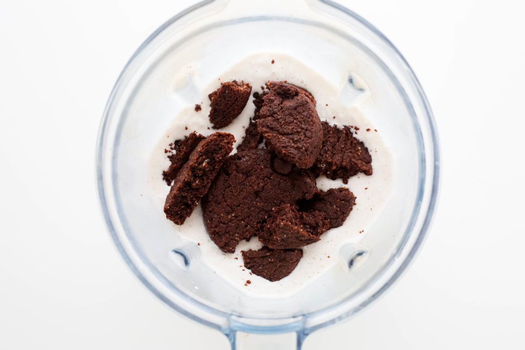 Cookies and Cream Shake Perfect Keto